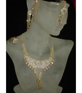 Crystally look Necklace Set