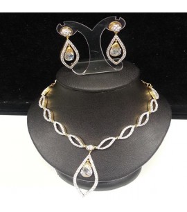 Necklace Set with Crystals