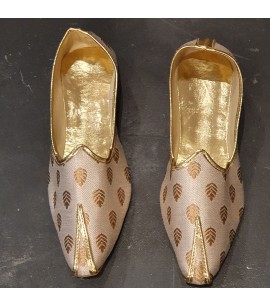 MM011-Men's Mojri shoes in Beige/brown